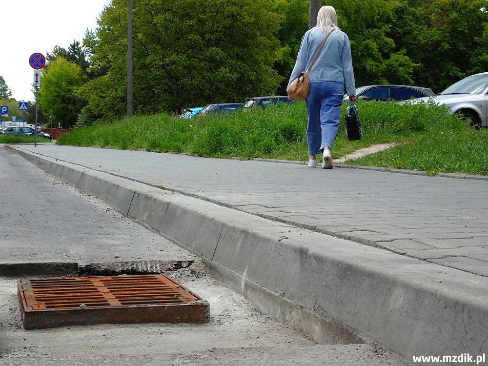 Regulacja poziomu studzienki na ulicy Królowej Jadwigi