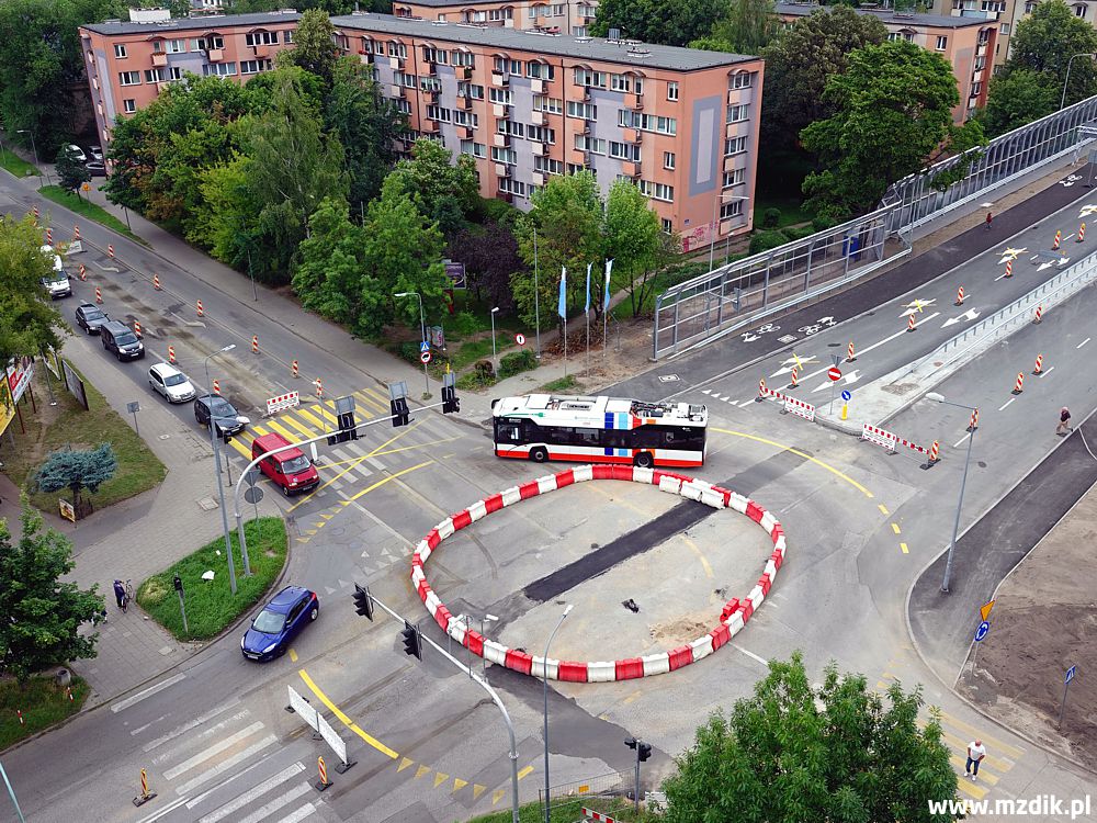 Tymczasowe rondo na skrzyżowaniu ulic Żeromskiego i Zbrowskiego